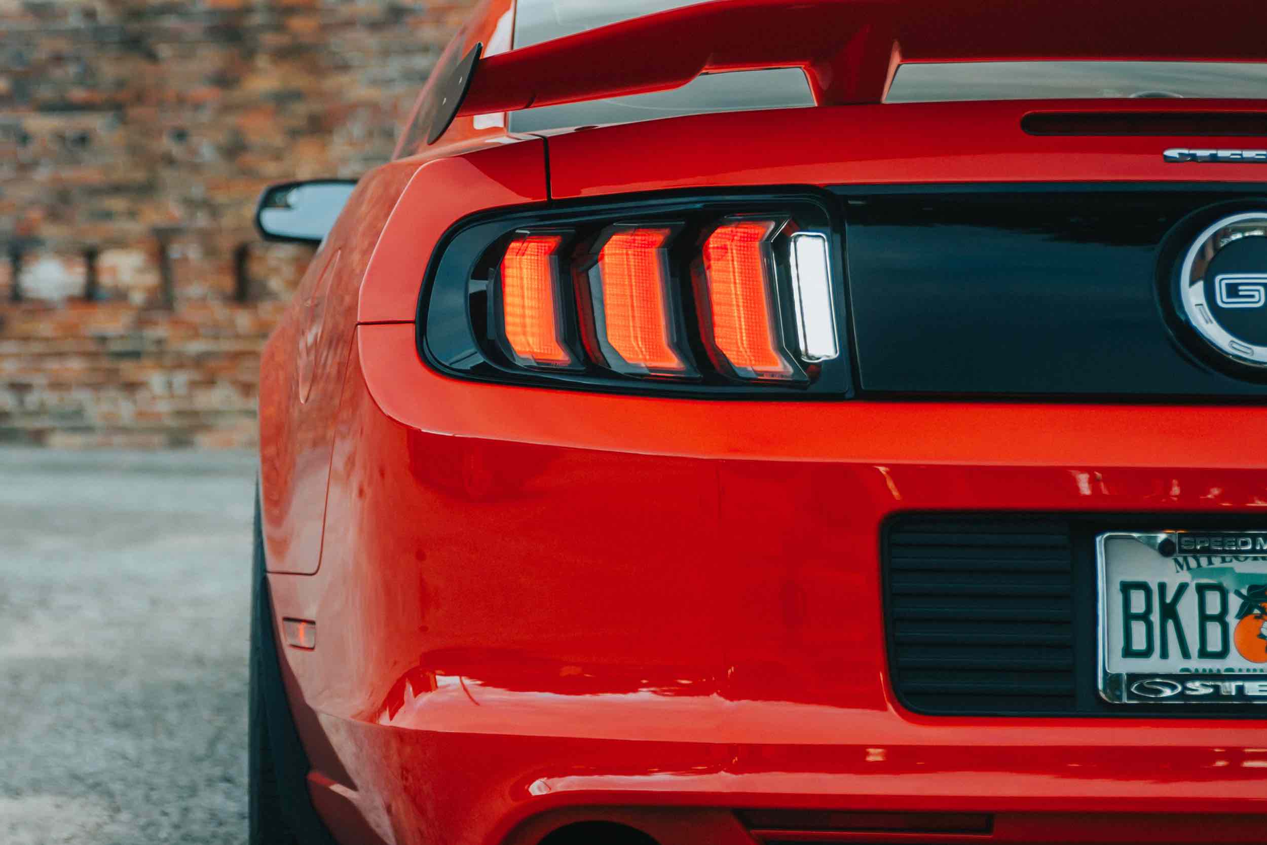 Ford mustang deals tail lights